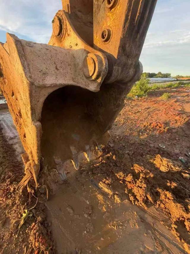 Buy Komatsu 270 Used Excavator / 2
