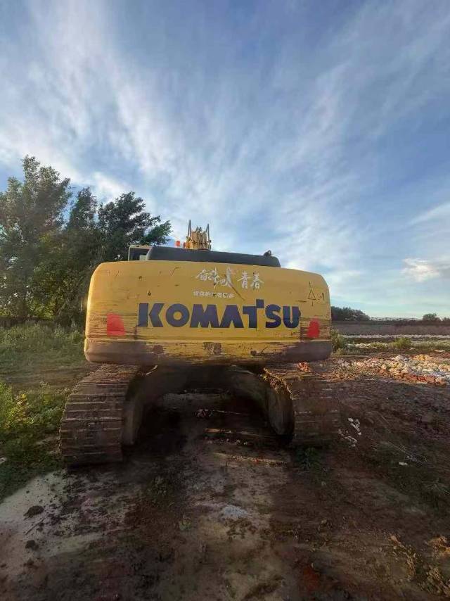 Buy Komatsu 270 Used Excavator / 8