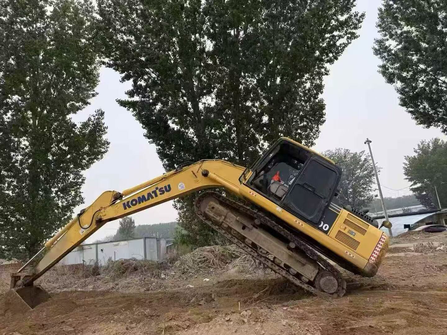 Buy Komatsu PC200-8N1 Used Excavator / 6