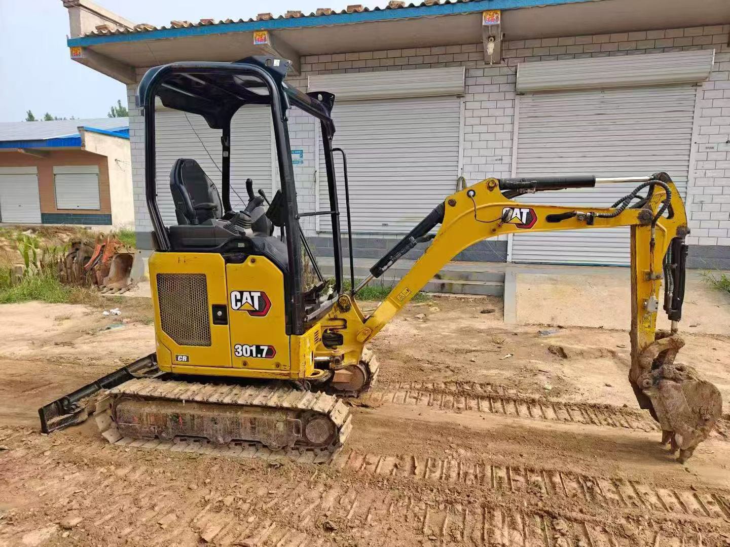 Buy Caterpillar Used Excavator / 2