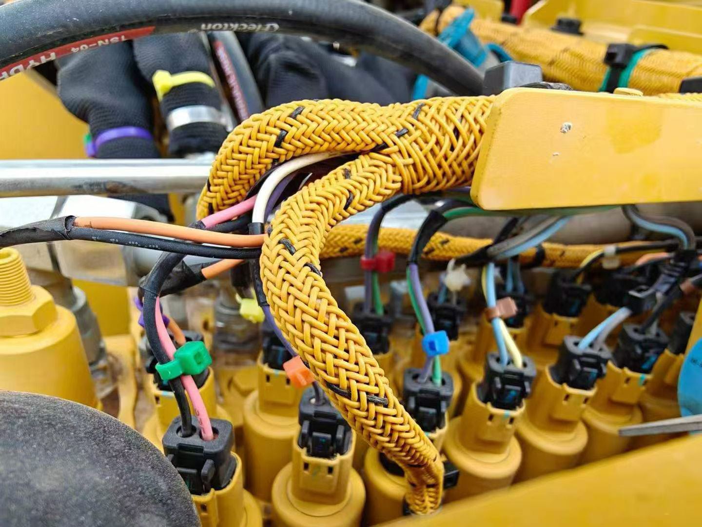 Buy Caterpillar Used Excavator / 7