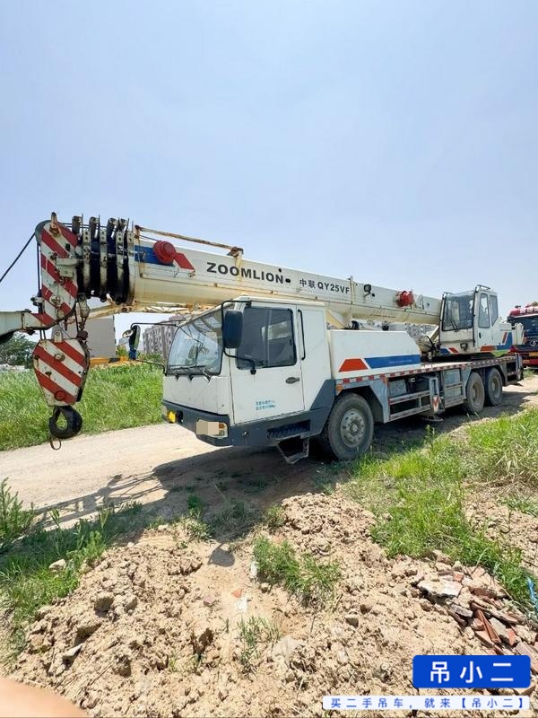 Buy Zoomlion QY25V542 Used Crane