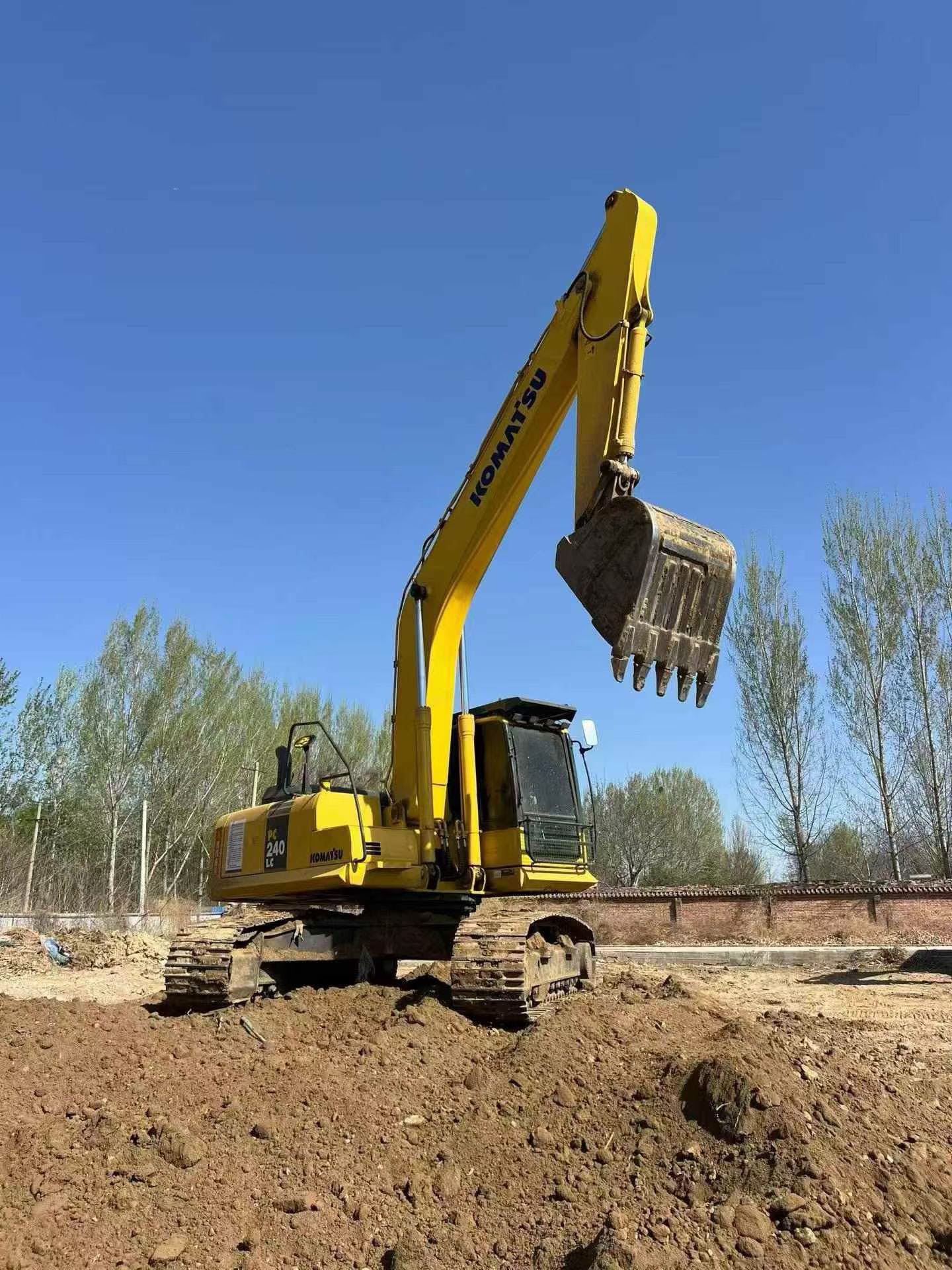Buy Komatsu PC240-8 Used Excavator / 2 Buy Komatsu PC240-8 Used Excavator / 2