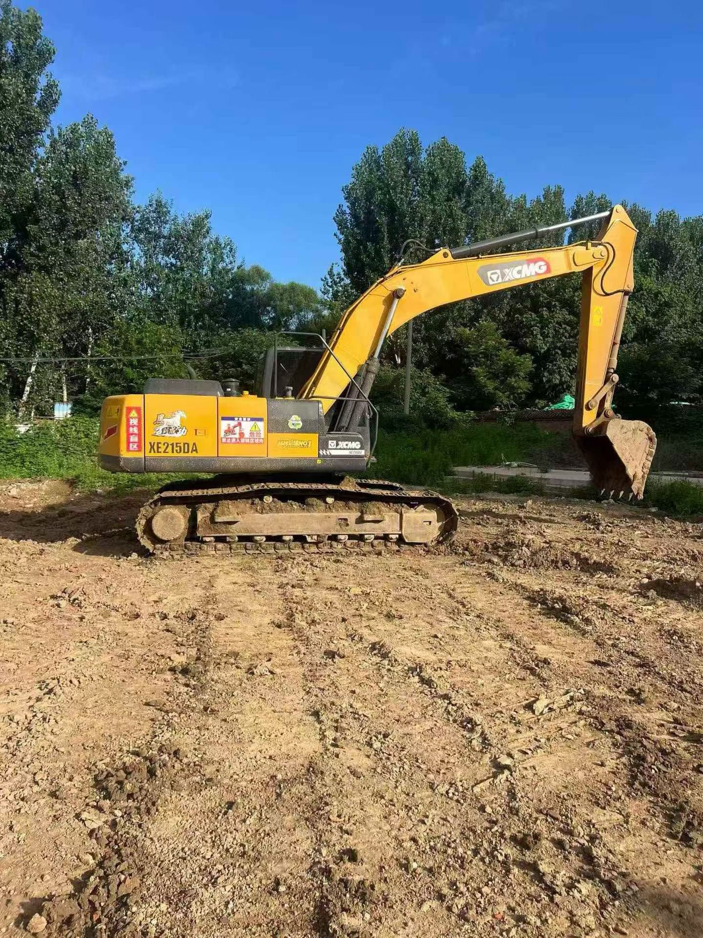 Buy XCMG XE215DA Used Excavator / 2 Buy XCMG XE215DA Used Excavator / 2