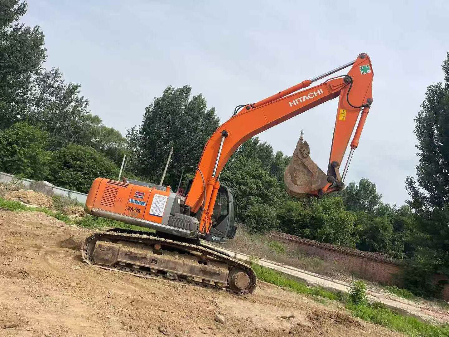Buy Hitachi ZX210LCH Used Excavator / 2 Buy Hitachi ZX210LCH Used Excavator / 2
