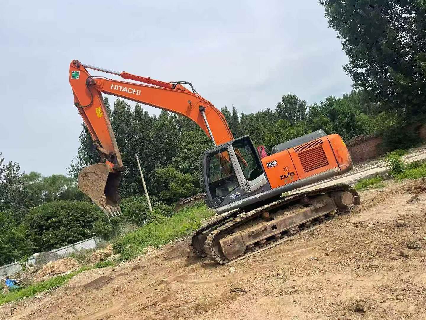 Buy Hitachi ZX210LCH Used Excavator / 1