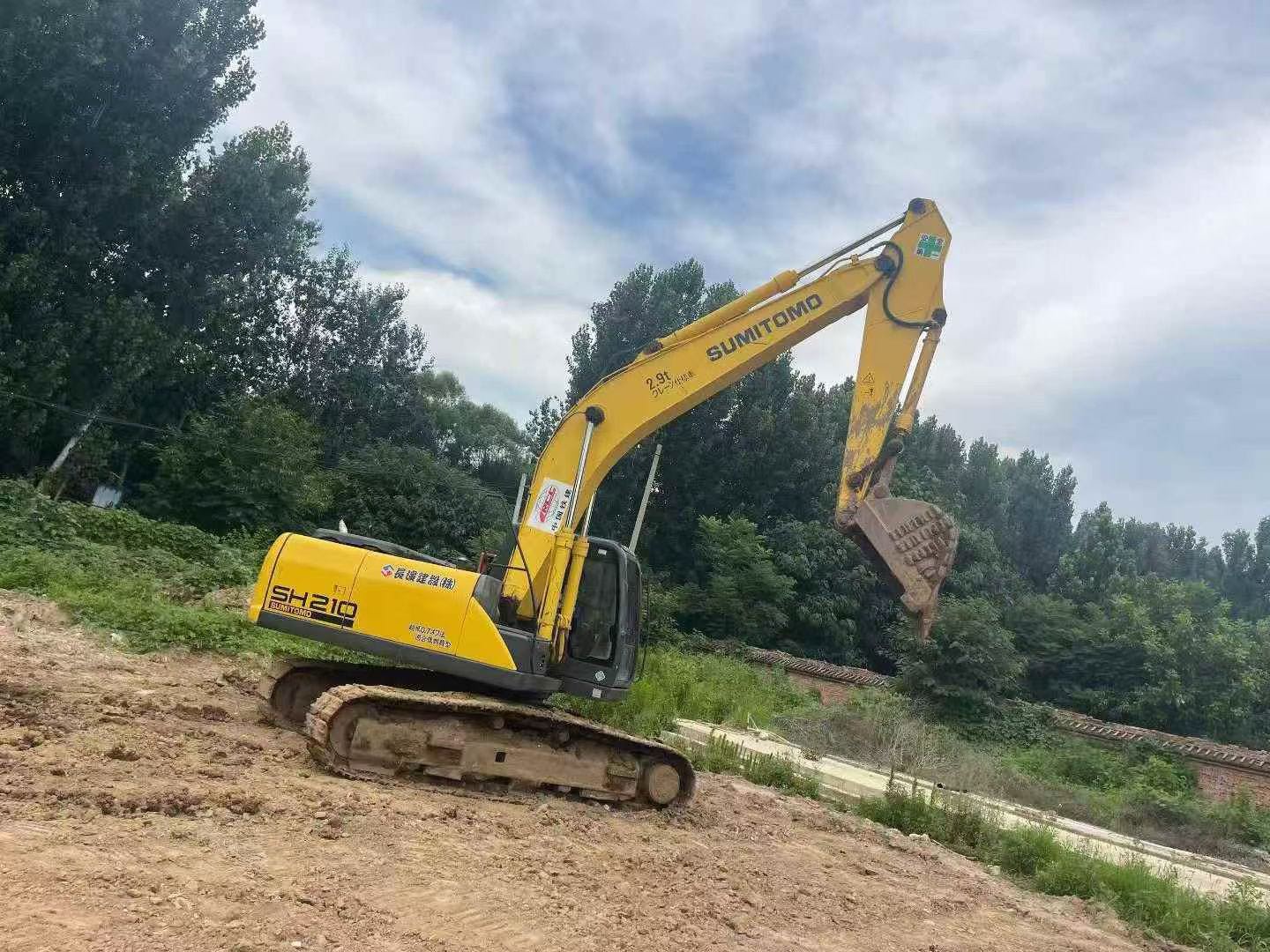 Buy Sumitomo 210A5 Used Excavator / 2 Buy Sumitomo 210A5 Used Excavator / 2