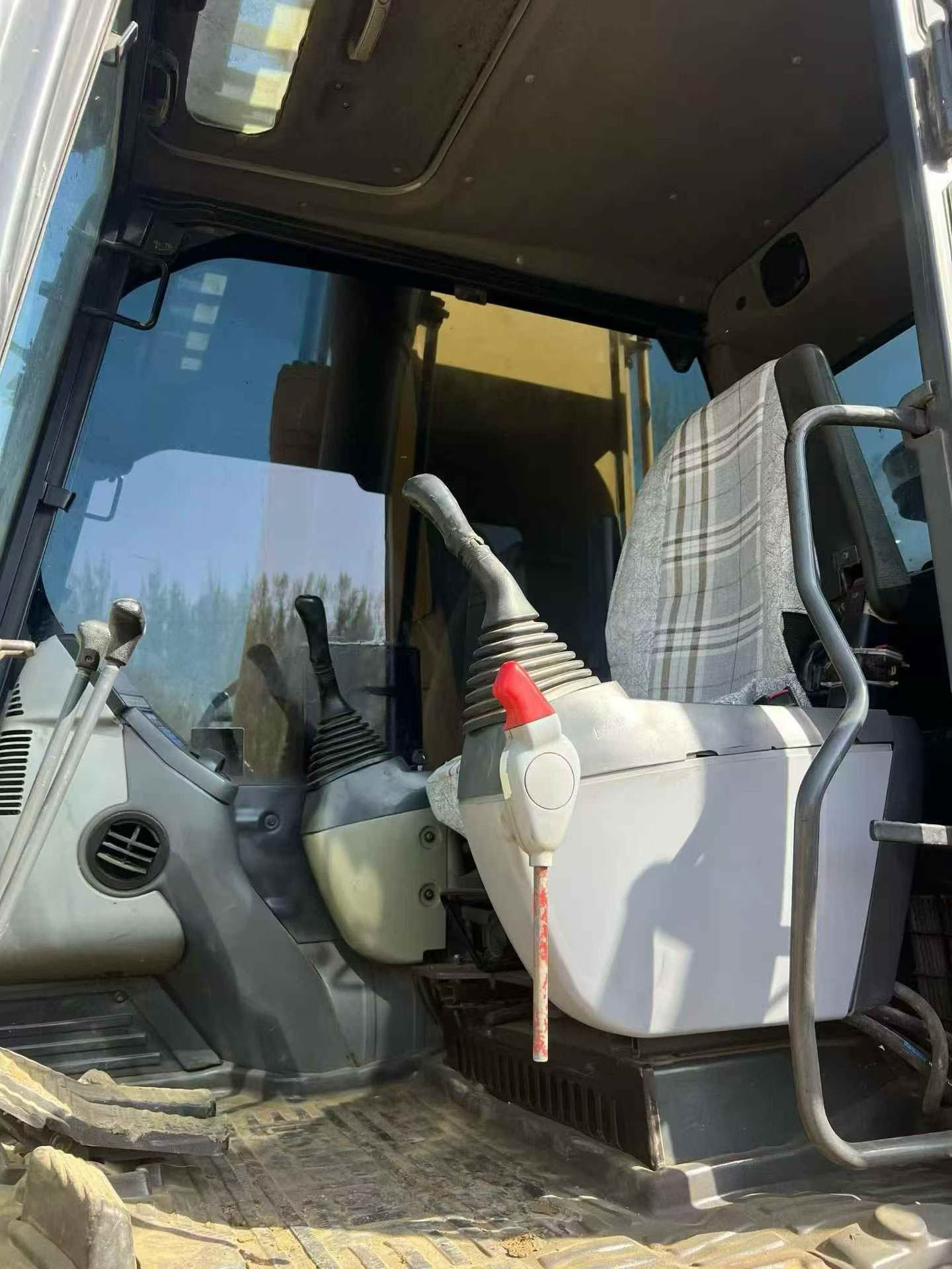 Buy Komatsu PC240-8 Used Excavator / 7 Buy Komatsu PC240-8 Used Excavator / 7
