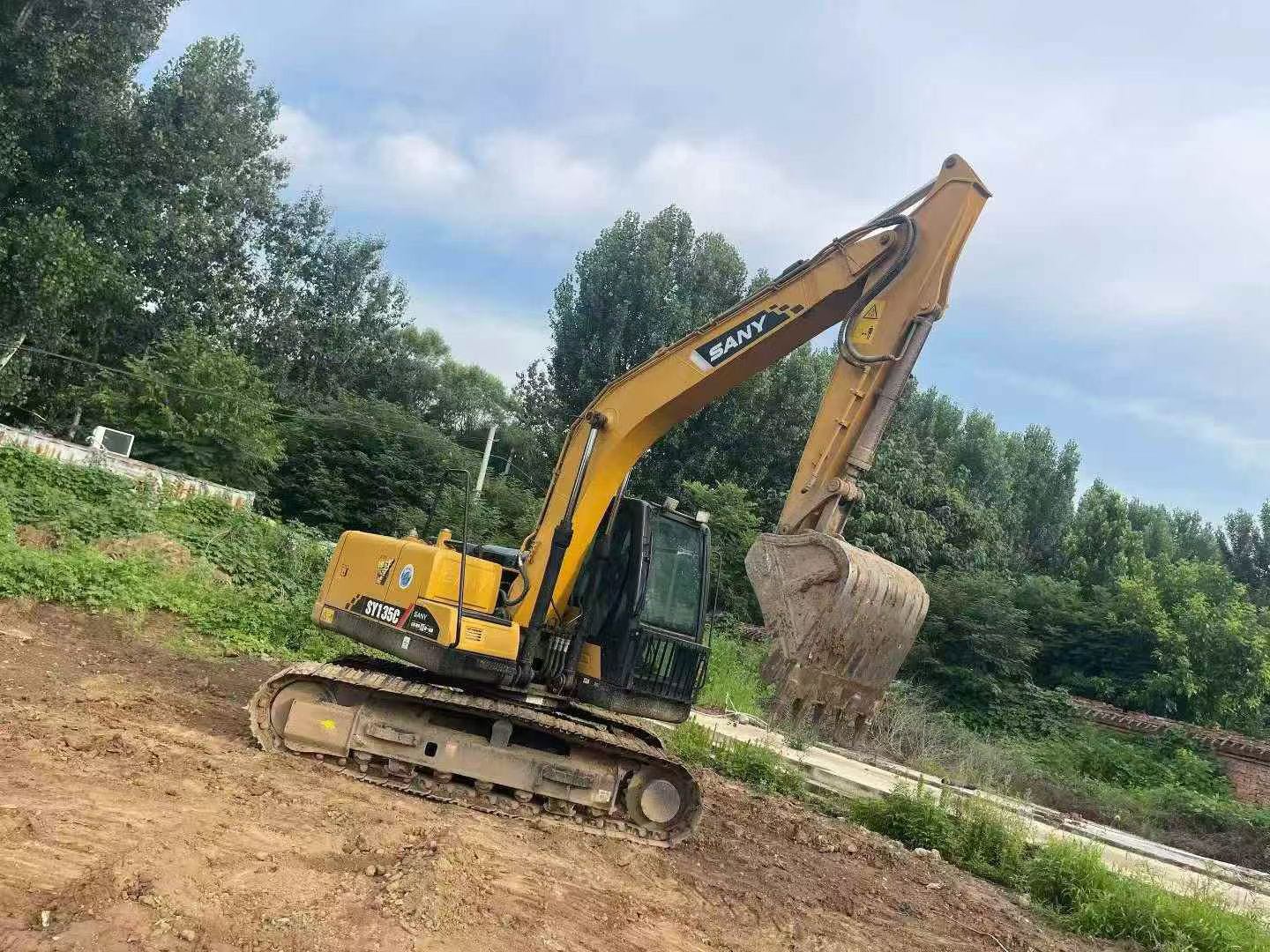 Buy Sany C135-10 Used Excavator / 3 Buy Sany C135-10 Used Excavator / 3