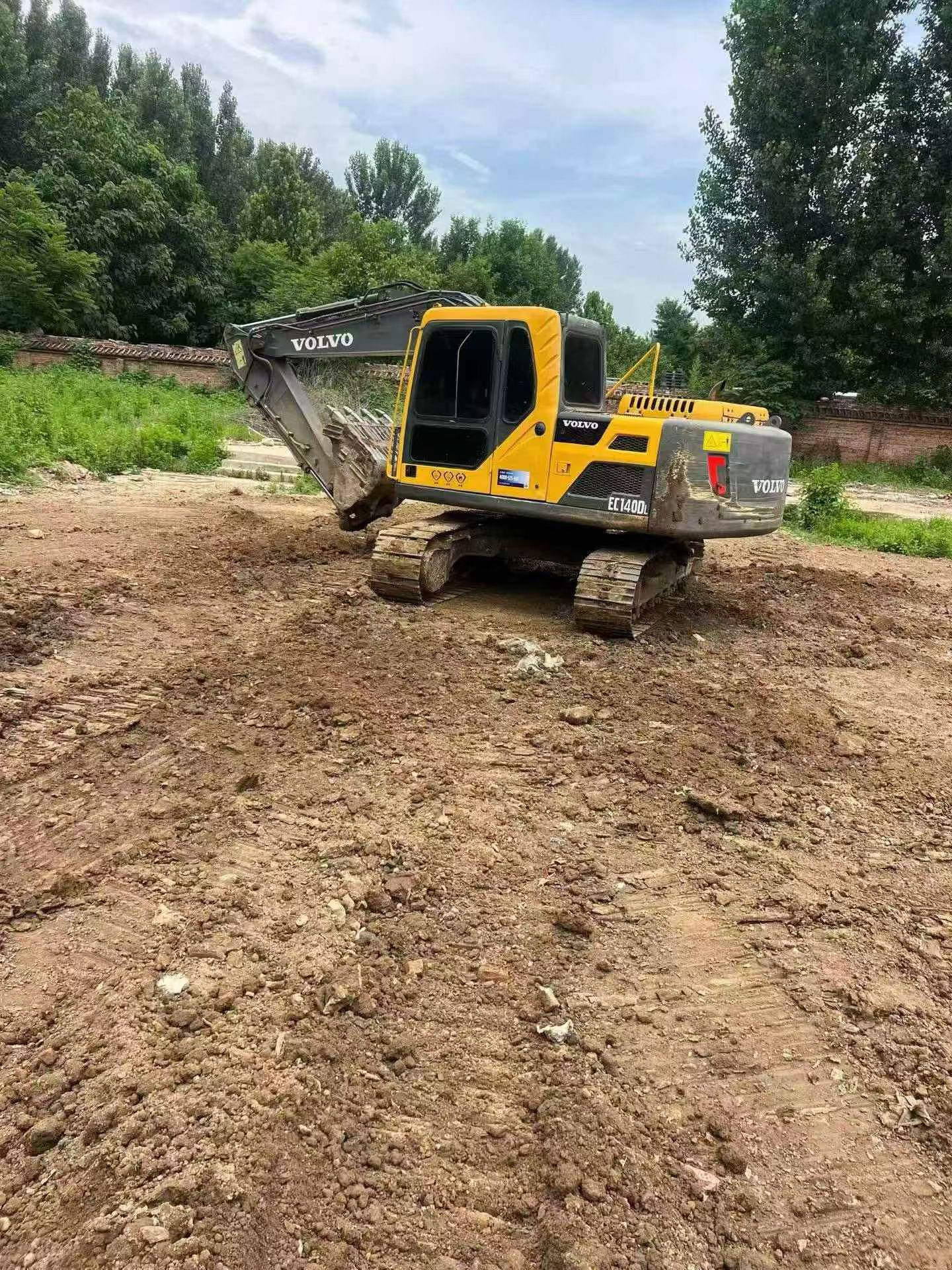 Buy Volvo 140BLC Used Excavator / 2 Buy Volvo 140BLC Used Excavator / 2