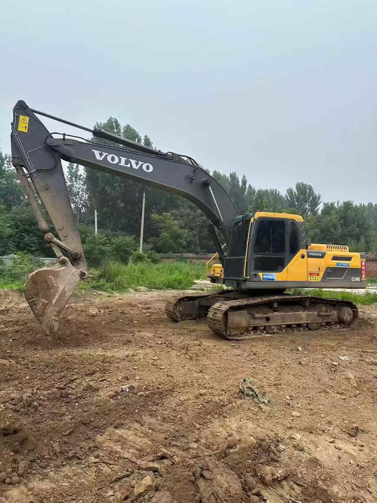Buy Volvo 240BLC Used Excavator / 3 Buy Volvo 240BLC Used Excavator / 3