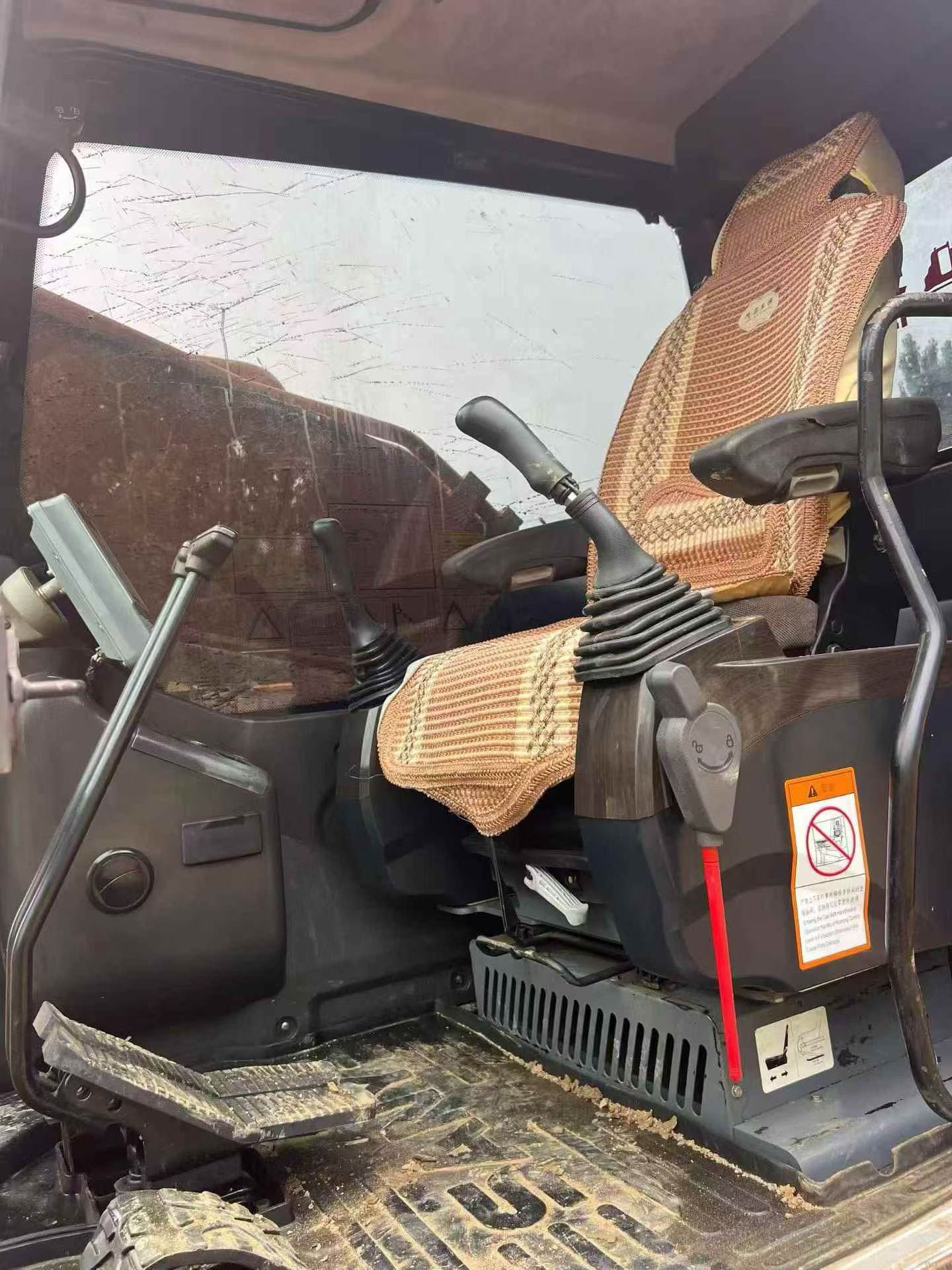 Buy Sany 235C-9 Used Excavator / 8 Buy Sany 235C-9 Used Excavator / 8