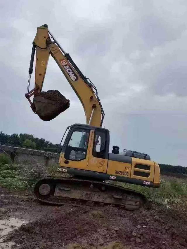 Buy XCMG XE200C Used Excavator / 1