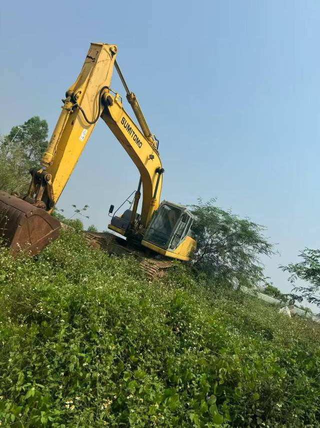 Buy Sumitomo SH300-5 Used Excavator / 3 Buy Sumitomo SH300-5 Used Excavator / 3