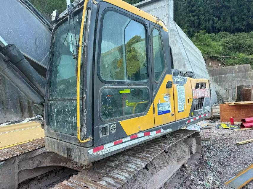 Buy Volvo EW60C Used Excavator / 1