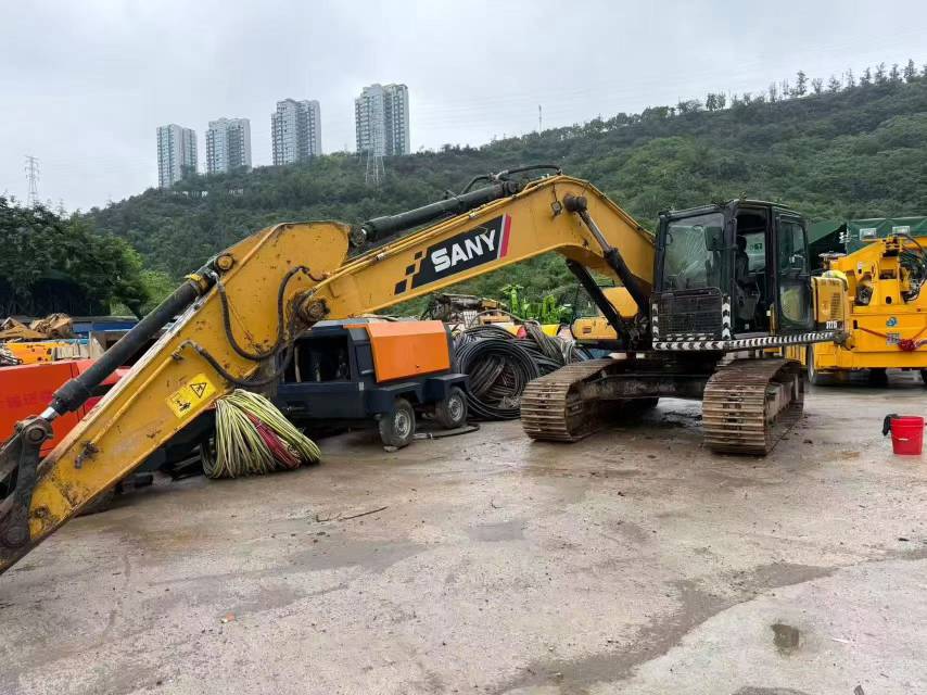 Buy Sany SY205C Used Excavator / 4 Buy Sany SY205C Used Excavator / 4