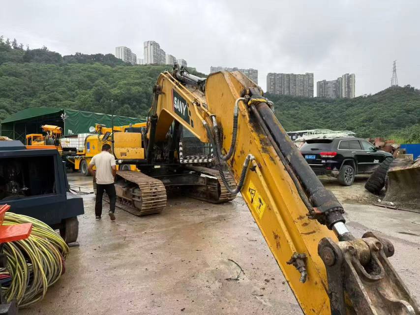 Buy Sany SY205C Used Excavator / 1