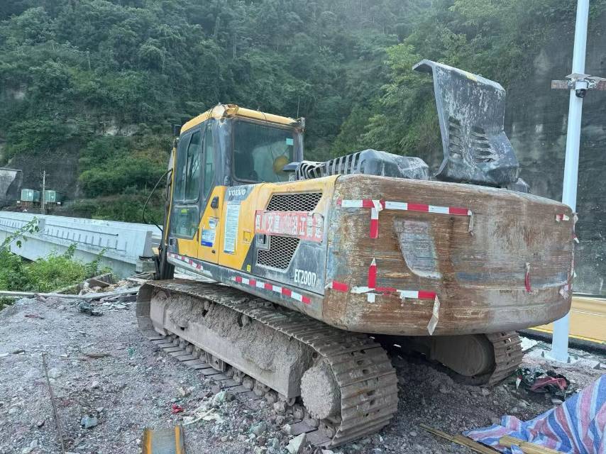 Buy Volvo EW60C Used Excavator / 2 Buy Volvo EW60C Used Excavator / 2