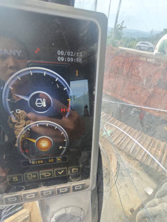Buy Sany SY215C HOPE Used Excavator / 7 Buy Sany SY215C HOPE Used Excavator / 7