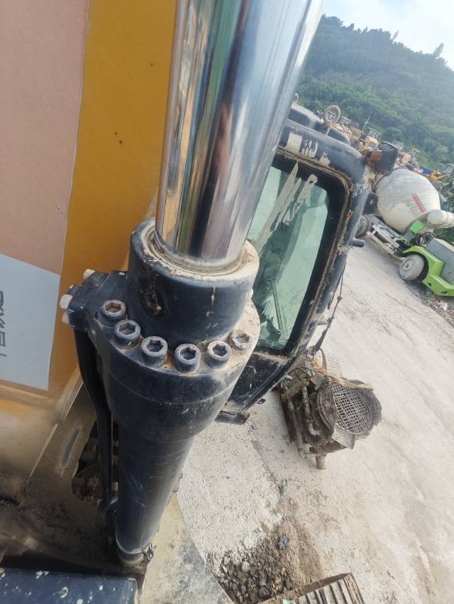 Buy Sany SY215C HOPE Used Excavator / 3 Buy Sany SY215C HOPE Used Excavator / 3