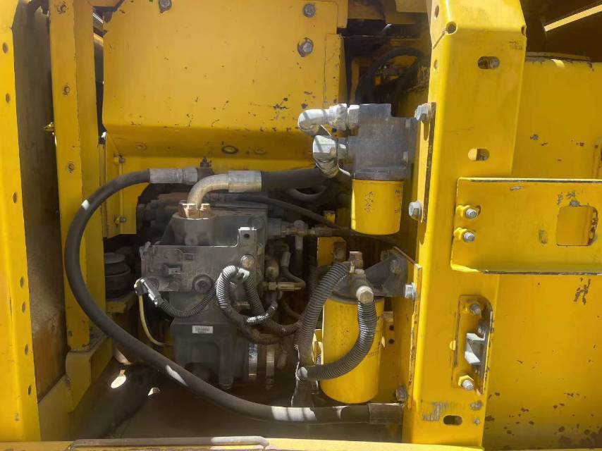 Buy Komatsu PC130-7 Used Excavator / 8 Buy Komatsu PC130-7 Used Excavator / 8