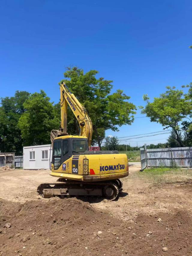 Buy Komatsu PC130-7 Used Excavator / 1