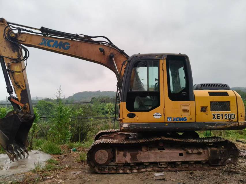 Buy XCMG XE135D Used Excavator / 1