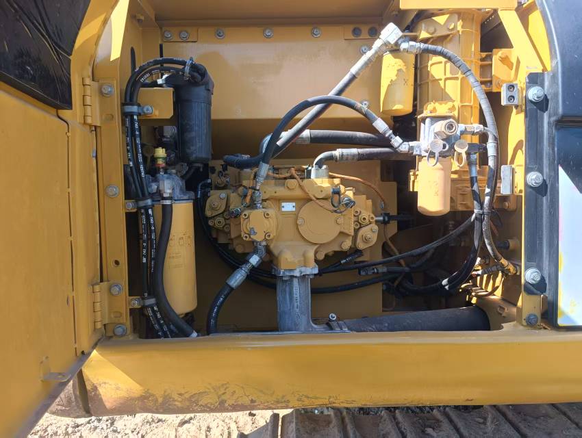 Buy Caterpillar 320C Used Excavator / 6 Buy Caterpillar 320C Used Excavator / 6