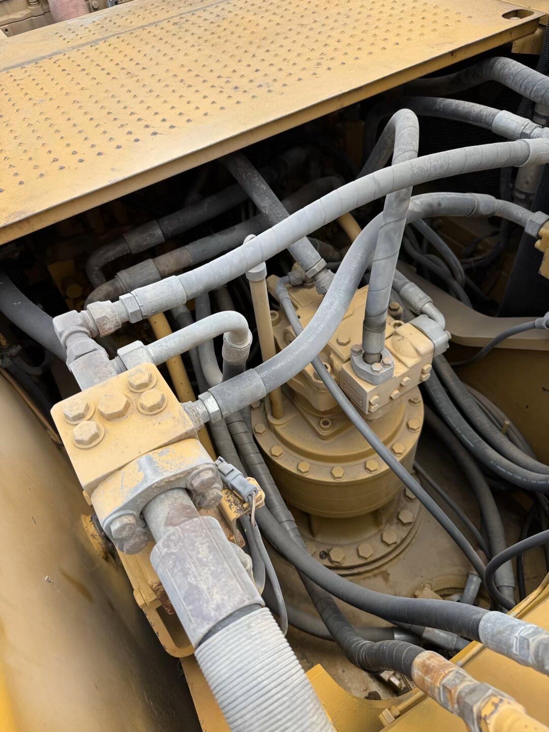 Buy Caterpillar 324D Used Excavator / 6 Buy Caterpillar 324D Used Excavator / 6