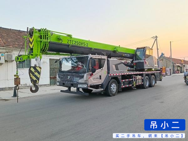Buy Zoomlion ZTC250H Used Crane