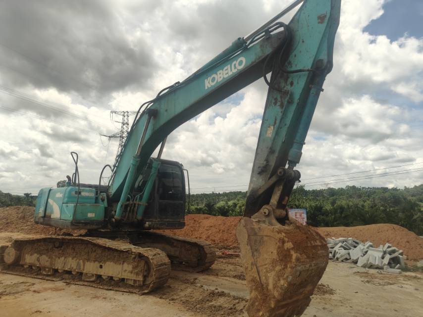 Buy Kobelco 210LC-9 Used Excavator / 3