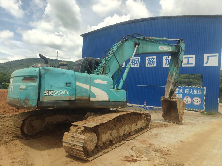 Buy Kobelco 210LC-9 Used Excavator / 2
