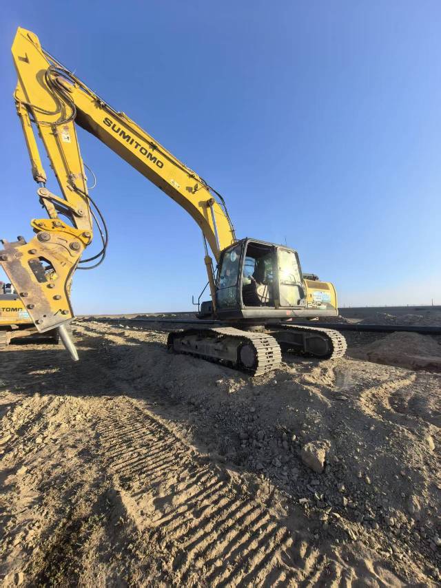 Buy Sumitomo 240-6 Used Excavator / 5 Buy Sumitomo 240-6 Used Excavator / 5