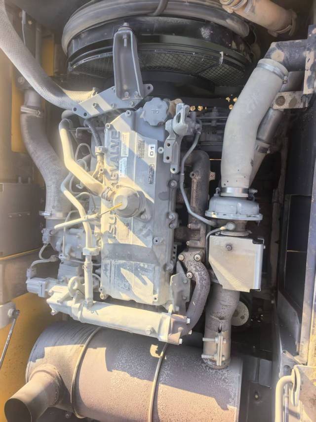 Buy Sumitomo 240-6 Used Excavator / 2 Buy Sumitomo 240-6 Used Excavator / 2
