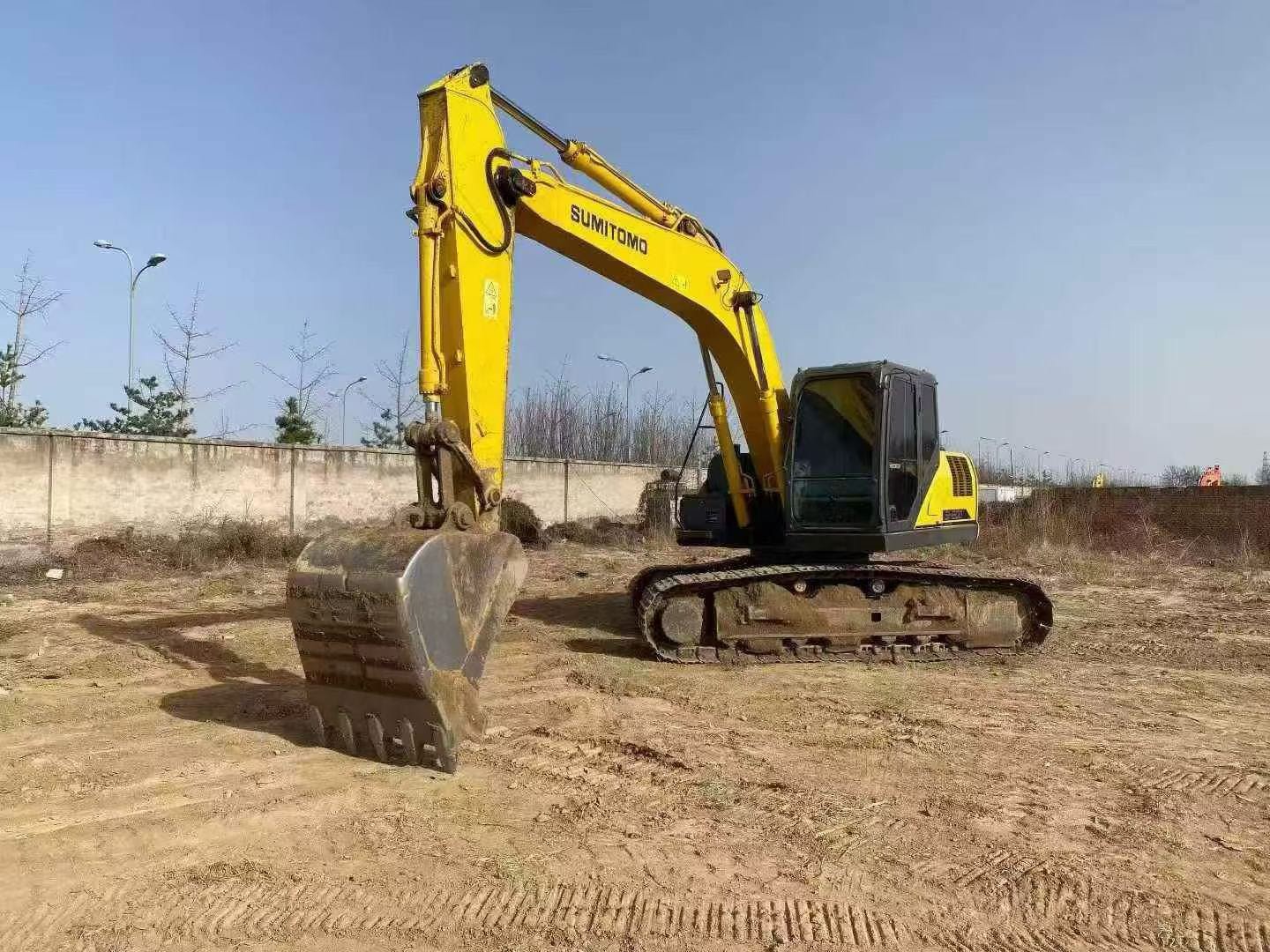 Buy Sumitomo SH80-6 Used Excavator / 3 Buy Sumitomo SH80-6 Used Excavator / 3
