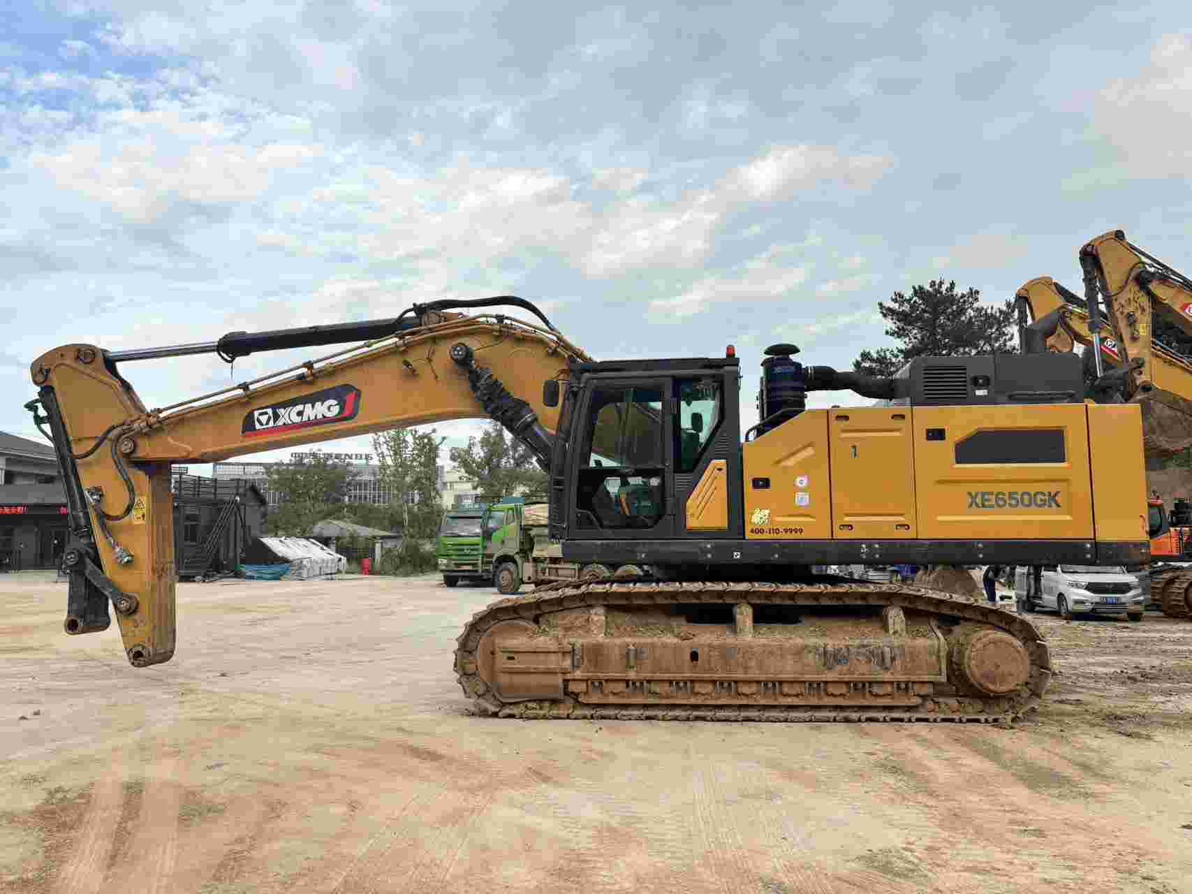 Buy XCMG XE550DK MAX Used Excavator / 1 Buy XCMG XE550DK MAX Used Excavator / 1
