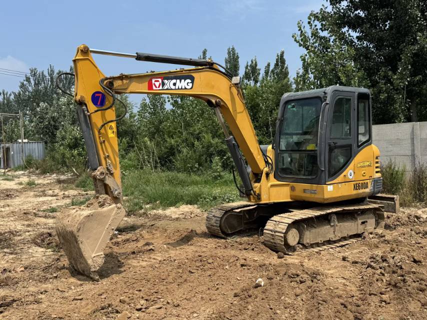 Buy XCMG XE60D Used Excavator / 4 Buy XCMG XE60D Used Excavator / 4
