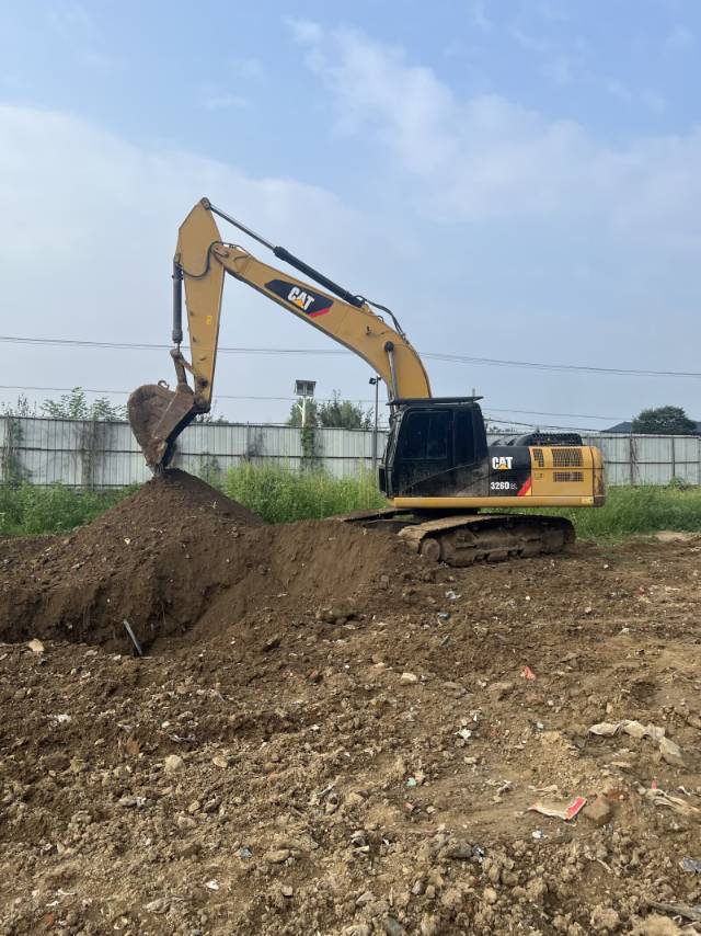 Buy Caterpillar 324D Used Excavator / 4 Buy Caterpillar 324D Used Excavator / 4