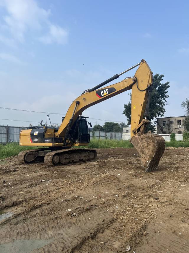 Buy Caterpillar 324D Used Excavator / 2 Buy Caterpillar 324D Used Excavator / 2