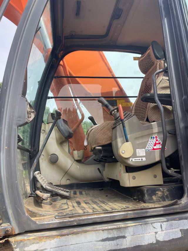 Buy Hitachi ZX270LC Used Excavator / 3 Buy Hitachi ZX270LC Used Excavator / 3