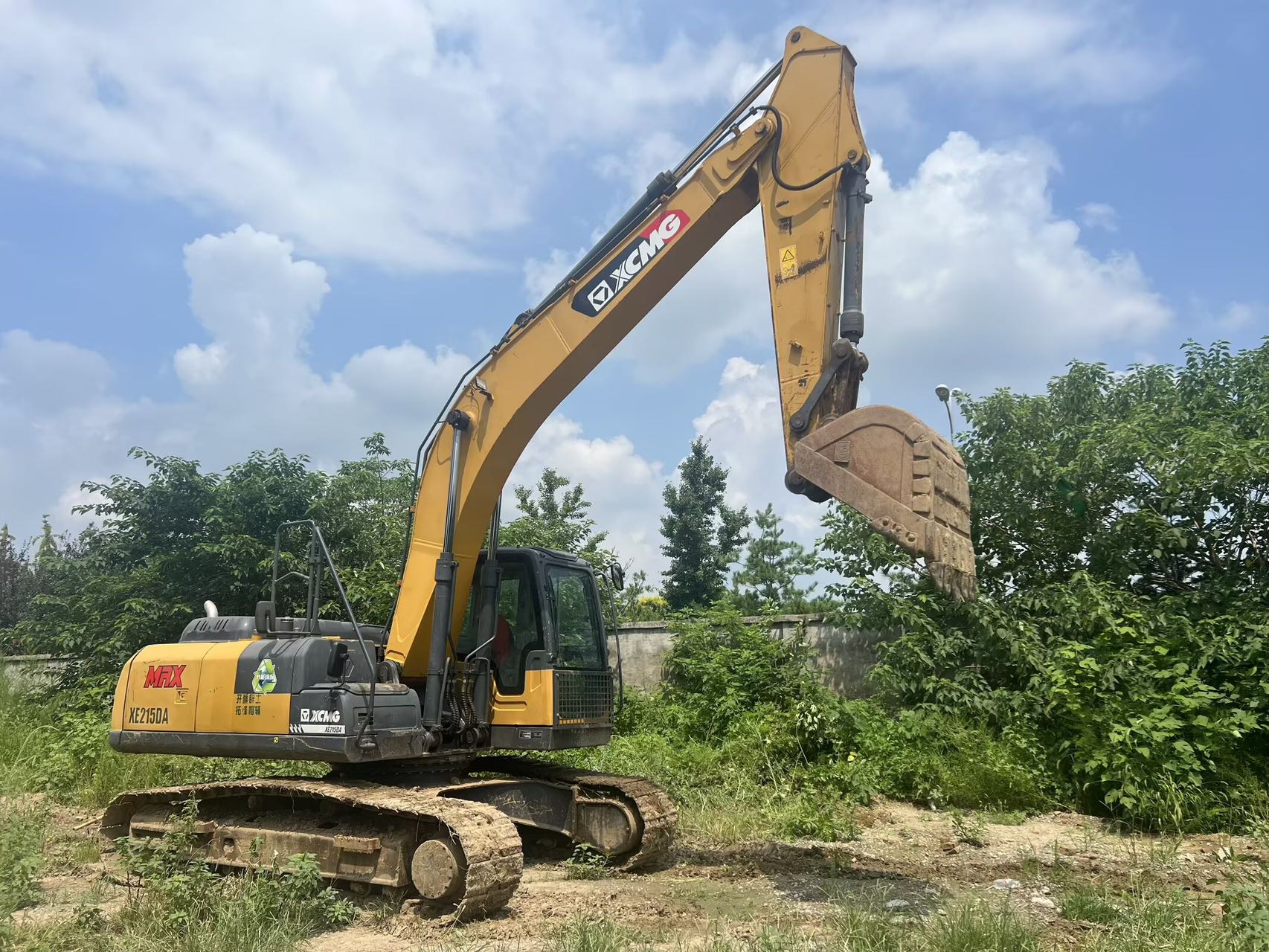 Buy XCMG XE215DA Used Excavator / 4 Buy XCMG XE215DA Used Excavator / 4
