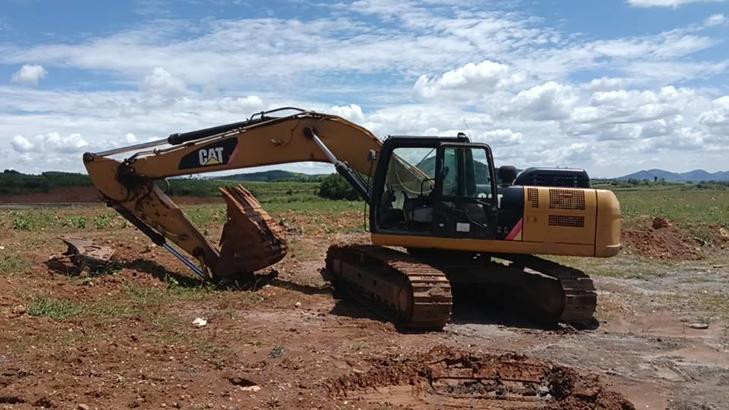 Buy Caterpillar 330D Used Excavator / 1