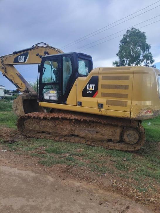 Buy Caterpillar 323D Used Excavator / 1