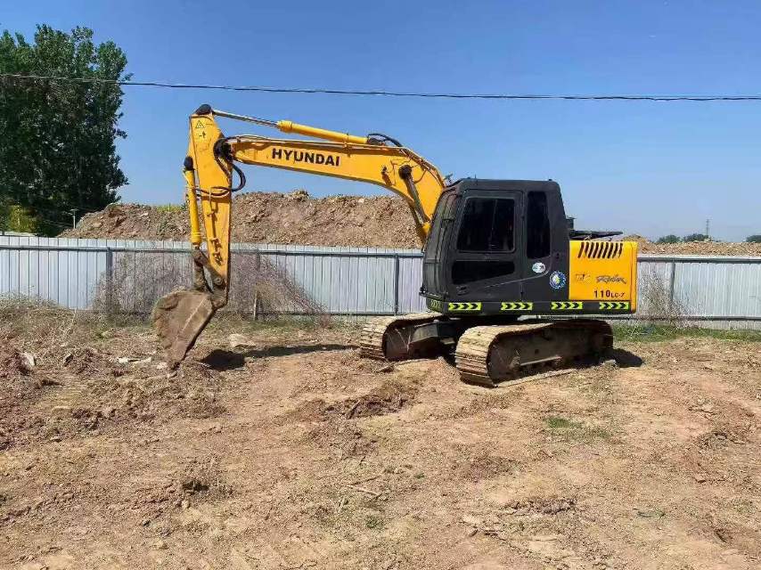 Buy Hyundai R110-7 Used Excavator / 4