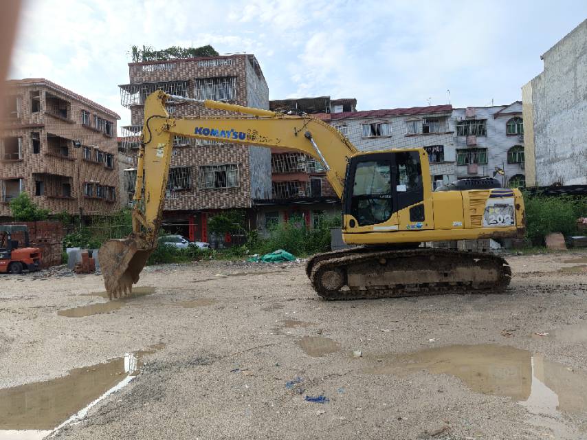 Buy Komatsu PC200-8N1 Used Excavator / 1