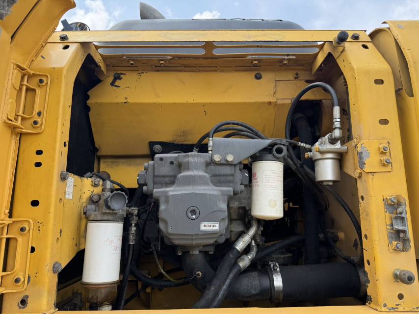 Buy Komatsu PC200-8N1 Used Excavator / 6 Buy Komatsu PC200-8N1 Used Excavator / 6