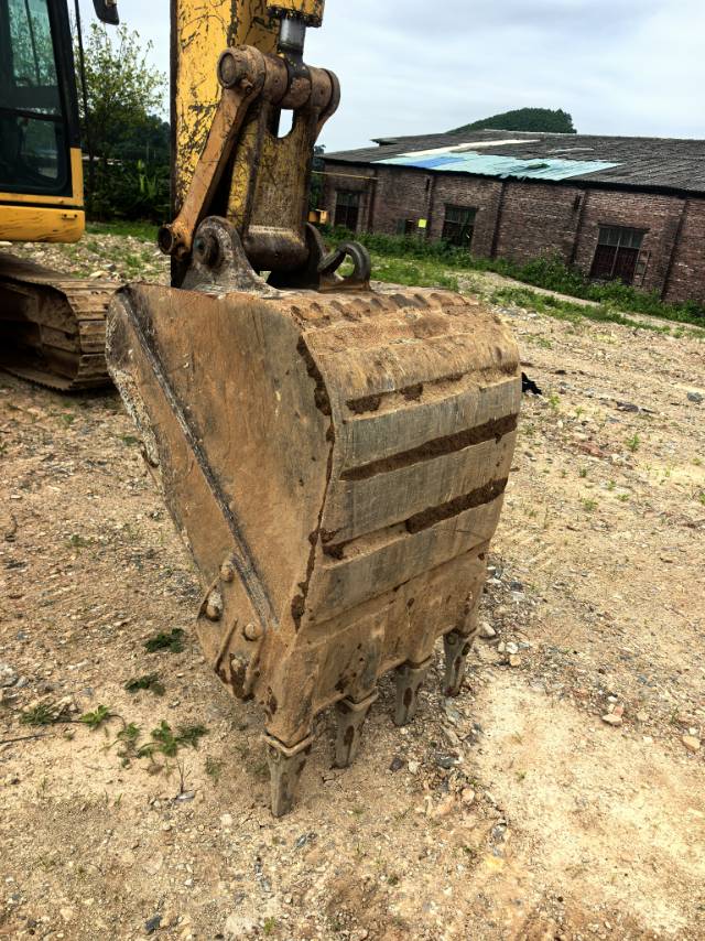 Buy Komatsu C120-8 Used Excavator / 7 Buy Komatsu C120-8 Used Excavator / 7