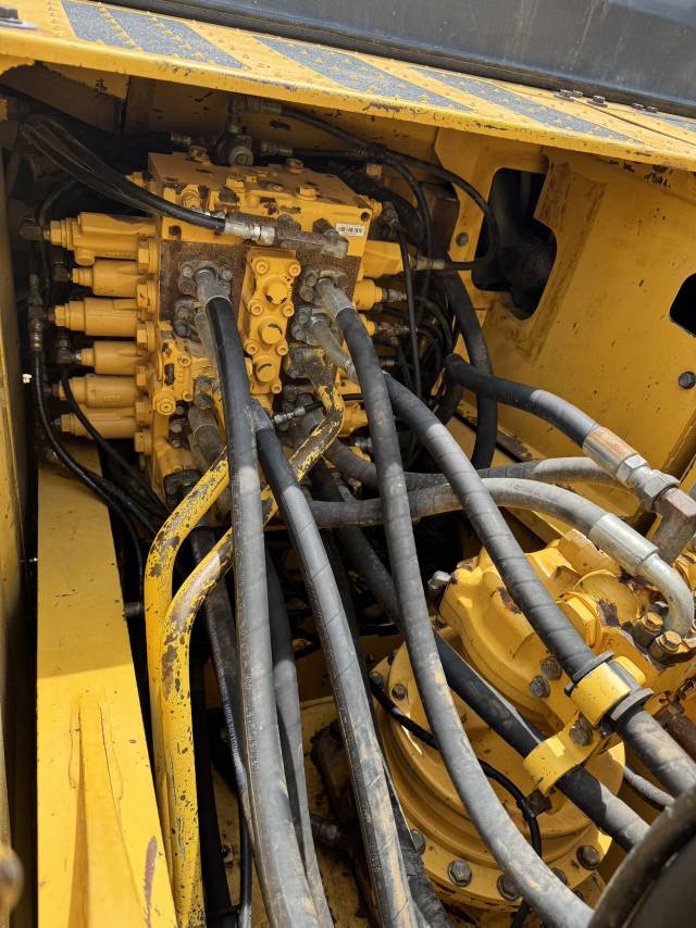 Buy Komatsu PC200-8N1 Used Excavator / 9 Buy Komatsu PC200-8N1 Used Excavator / 9
