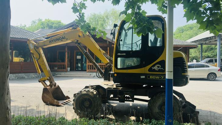 Buy Hyundai 60-9 Used Excavator / 1