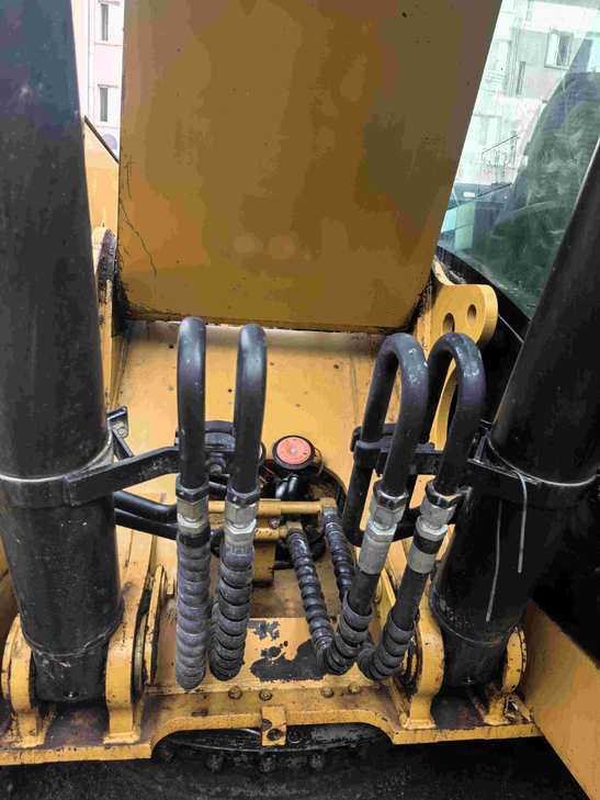 Buy Caterpillar 323D Used Excavator / 1
